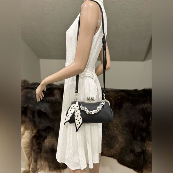 Black Togo Cowhide Leather Handmade Kisslock Baguette Bag With 3 Strap Styles - Picture 10 of 16